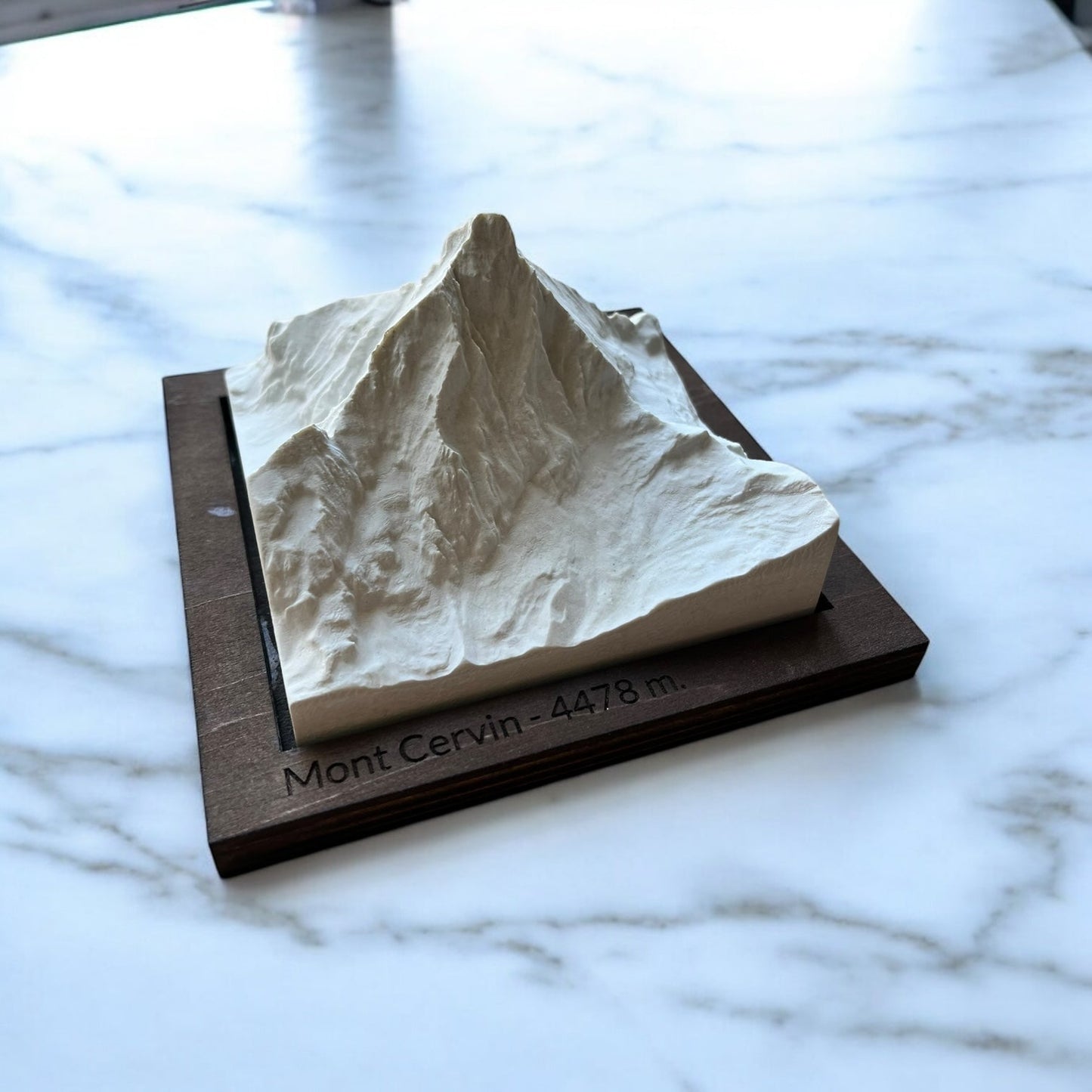Carte 3D du Mont Cervin - Moulage en Béton Clair - Topographie de la Vallée de Zermatt - Sans Base en Bois - Sous les Toits de Paris