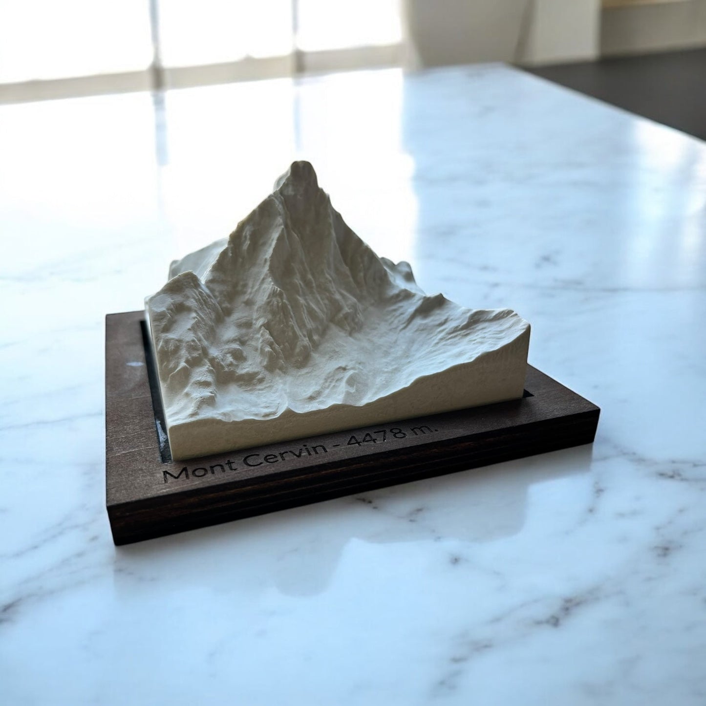 Carte 3D du Mont Cervin - Moulage en Béton Clair - Topographie de la Vallée de Zermatt - Sans Base en Bois - Sous les Toits de Paris