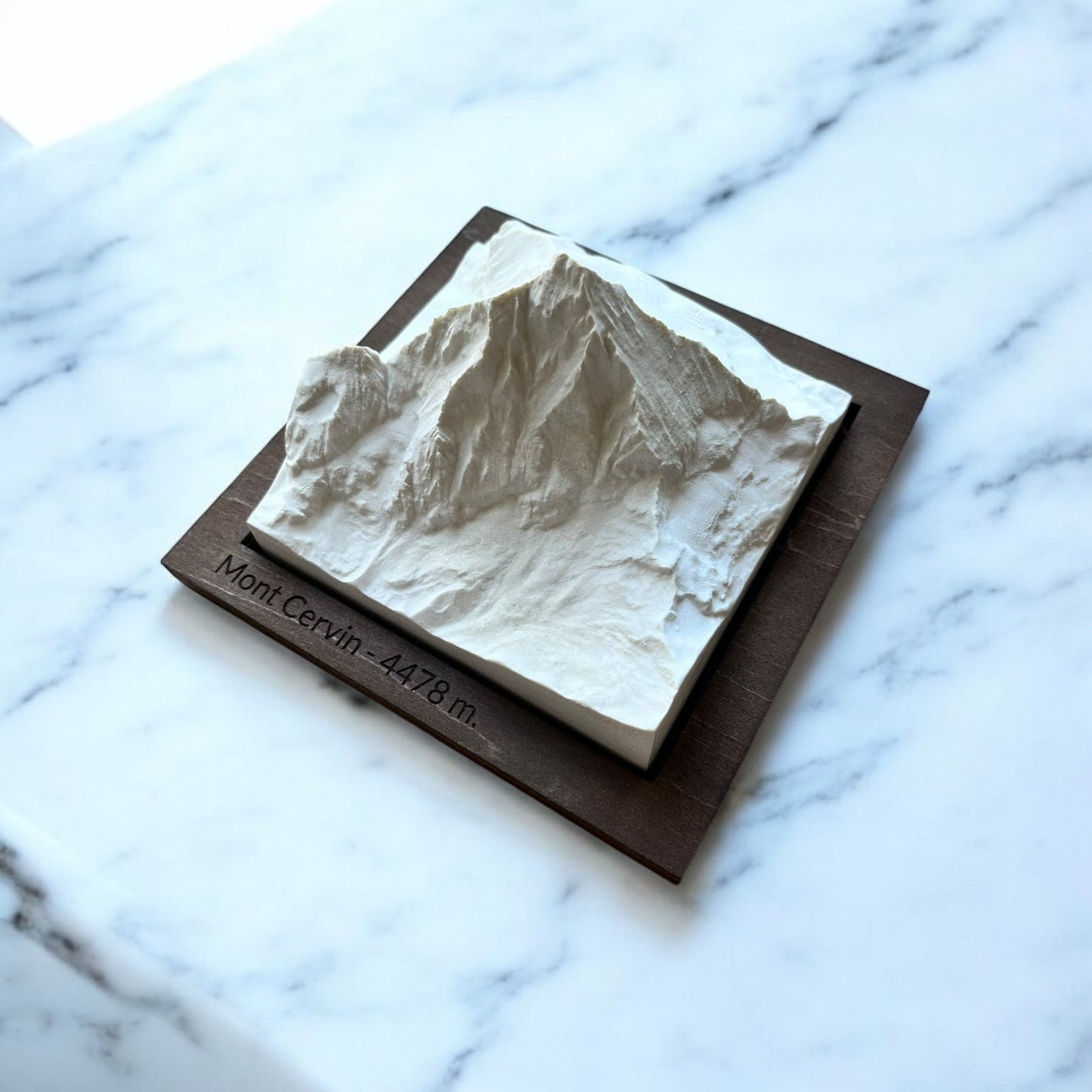 Carte 3D du Mont Cervin - Moulage en Béton Clair - Topographie de la Vallée de Zermatt - Sans Base en Bois - Sous les Toits de Paris