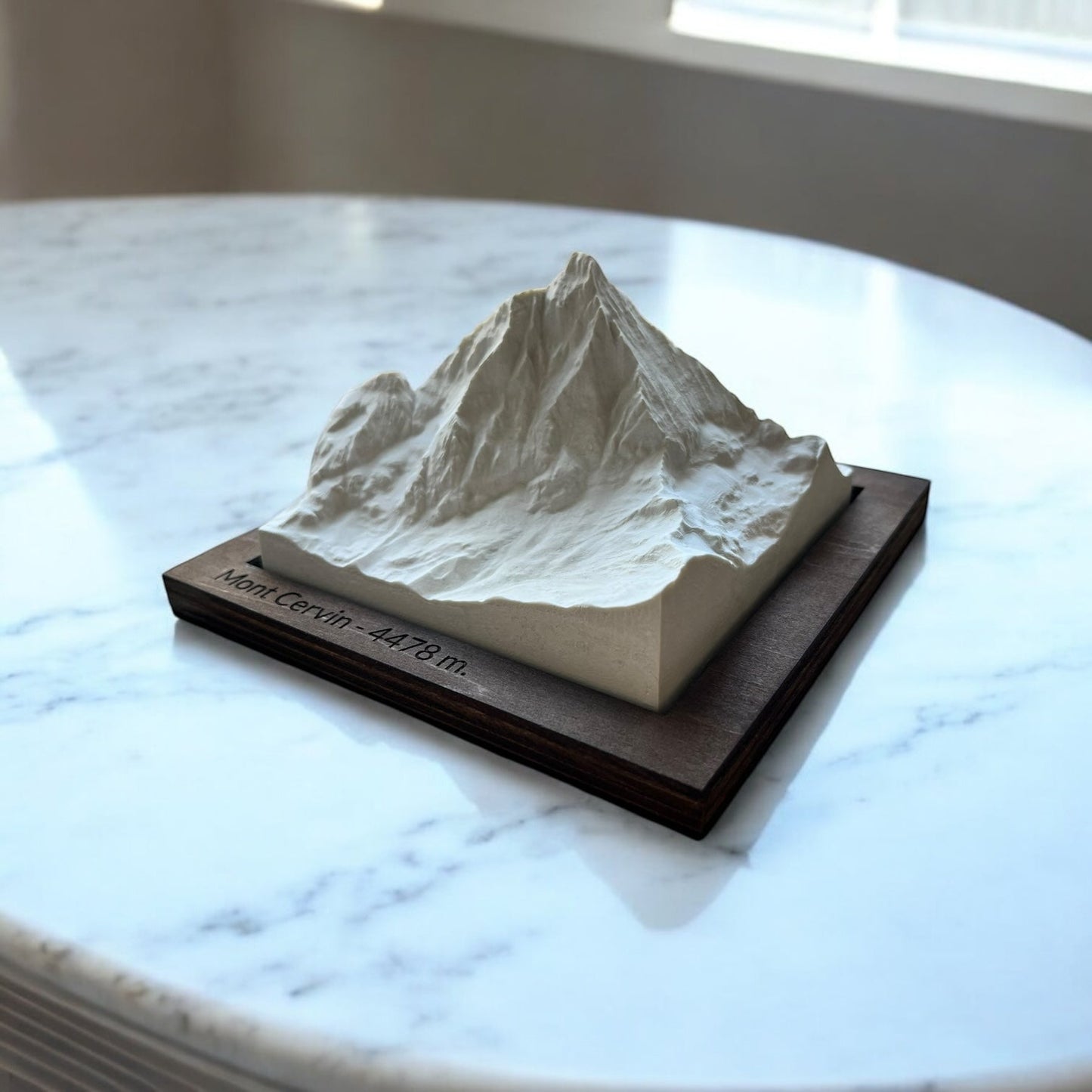 Carte 3D du Mont Cervin - Moulage en Béton Clair - Topographie de la Vallée de Zermatt - Sans Base en Bois - Sous les Toits de Paris