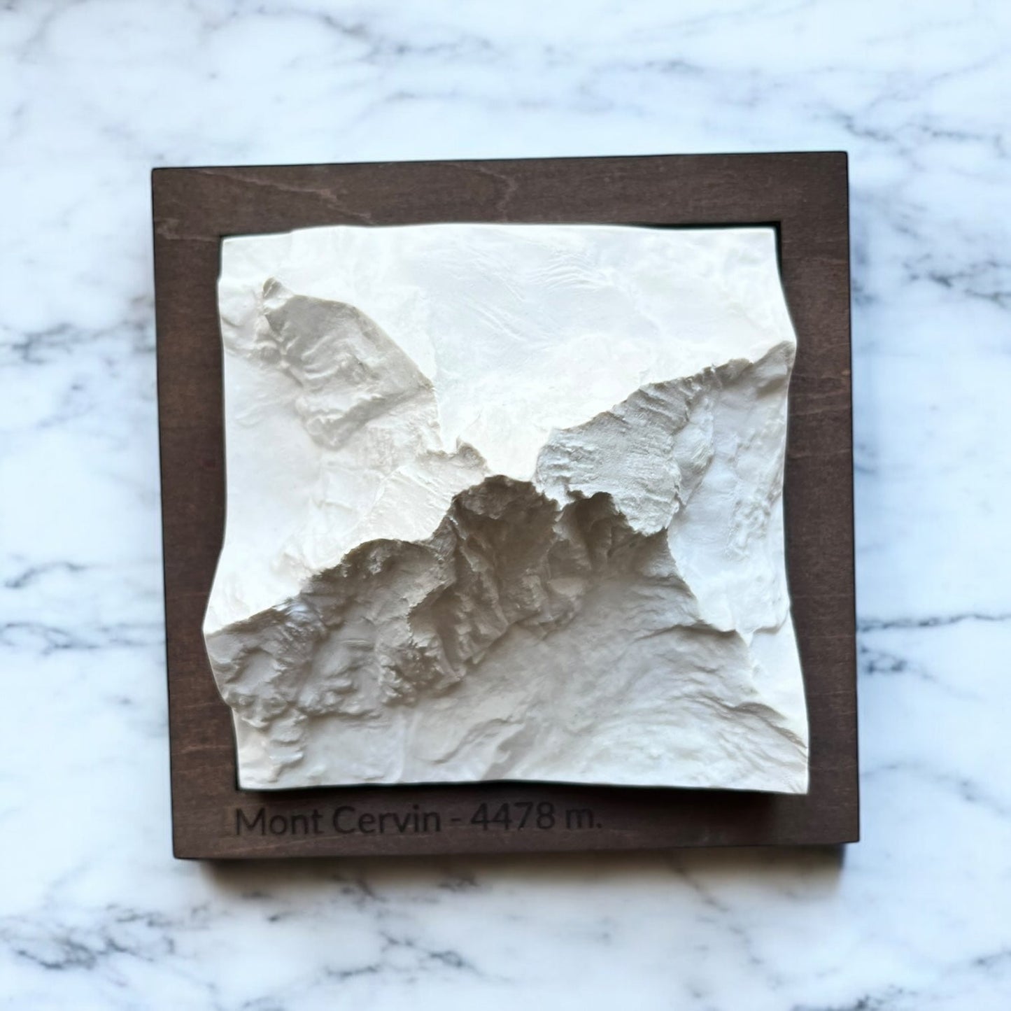 Carte 3D du Mont Cervin - Moulage en Béton Clair - Topographie de la Vallée de Zermatt - Sans Base en Bois - Sous les Toits de Paris