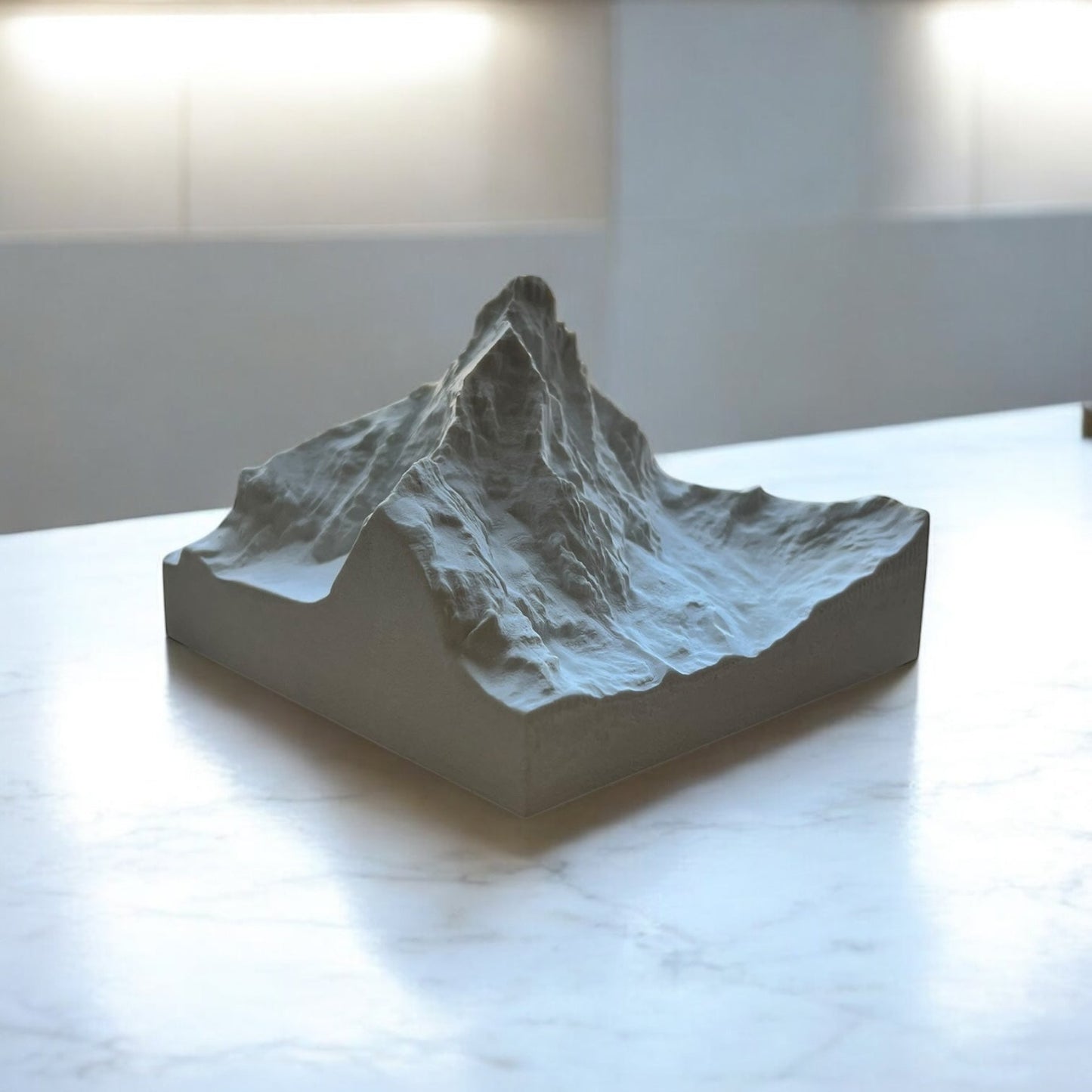 Carte 3D du Mont Cervin - Moulage en Béton Clair - Topographie de la Vallée de Zermatt - Sans Base en Bois - Sous les Toits de Paris