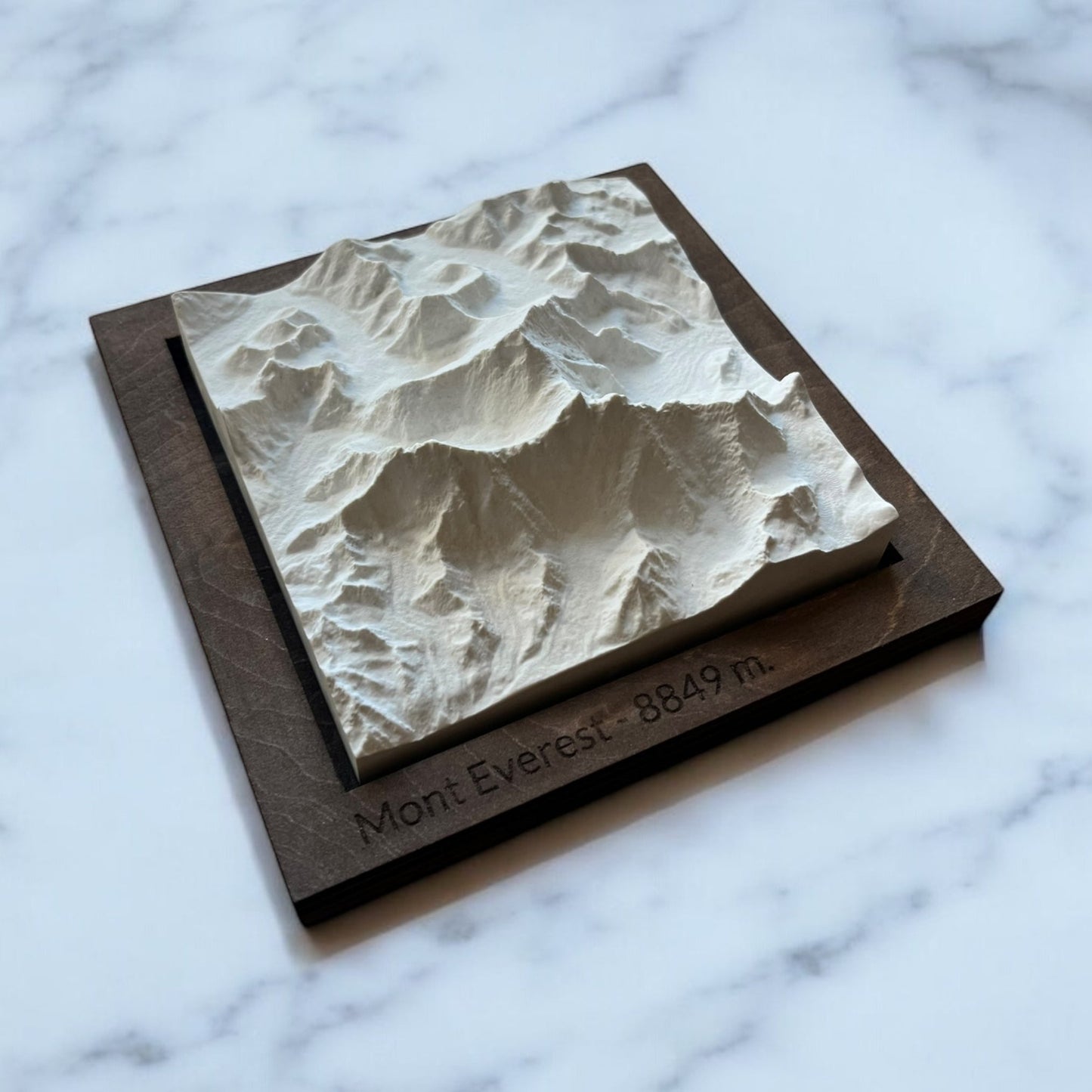 Carte 3D du Mont Everest, Nuptse & Lhotse - Moulage en Béton Clair - Topographie du Plus Haut Sommet du Monde - Sans Base en Bois - Sous les Toits de Paris