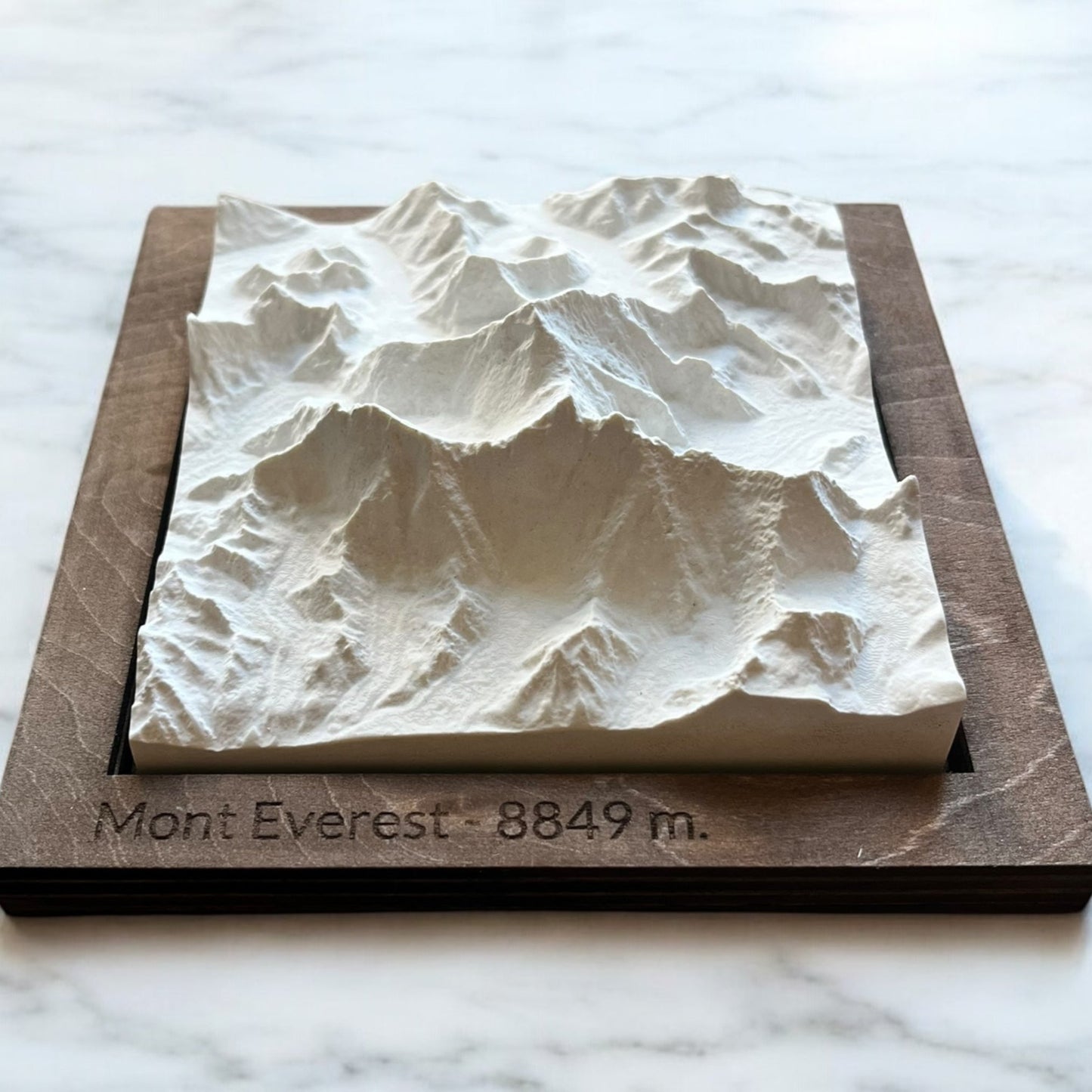 Carte 3D du Mont Everest, Nuptse & Lhotse - Moulage en Béton Clair - Topographie du Plus Haut Sommet du Monde - Sans Base en Bois - Sous les Toits de Paris