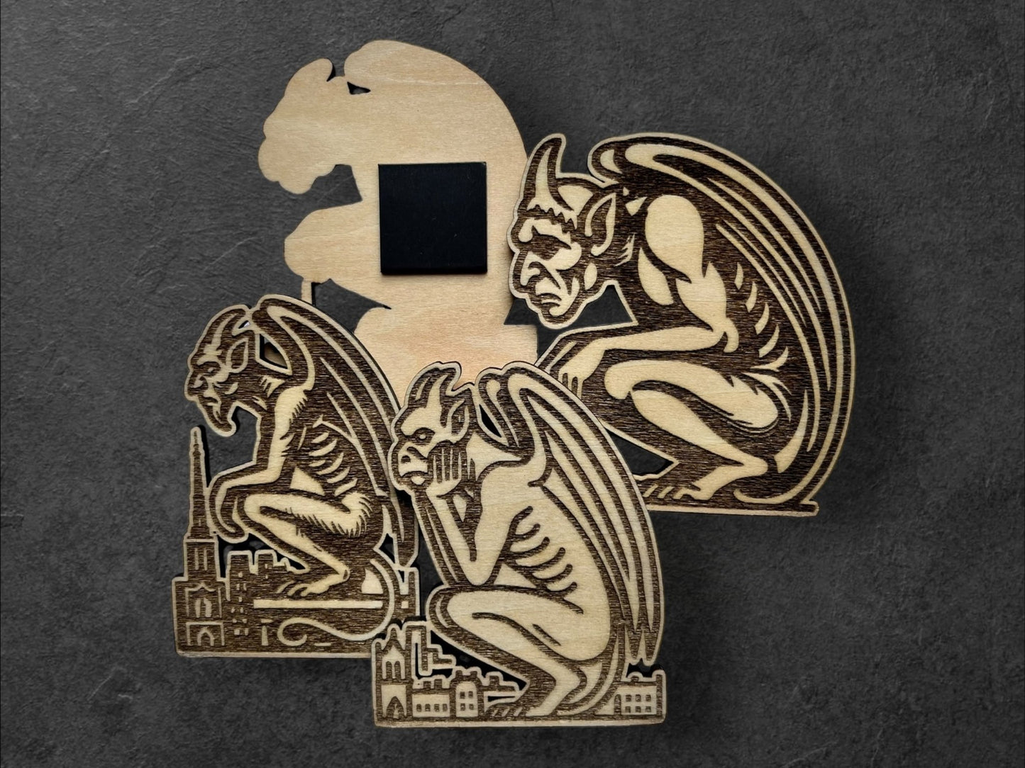 Gargouilles de Paris Mediéval - Stryge et Gothique - Sculpture et/ou Aimant pour Réfrigérateur en Bois / Magnet pour Frigo - Magnet - Sous les Toits de Paris