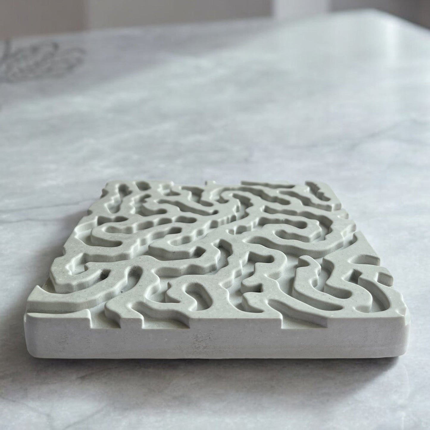 Vide - Poche Carré - Moulage en Béton Clair - Série Vermiculure - Musée du Louvre et Haussmanien - Béton Brut - Sous les Toits de Paris