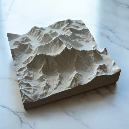 Carte 3D du Mont Everest, Nuptse & Lhotse - Moulage en Béton Clair - Topographie du Plus Haut Sommet du Monde - Sans Base en Bois - Sous les Toits de Paris