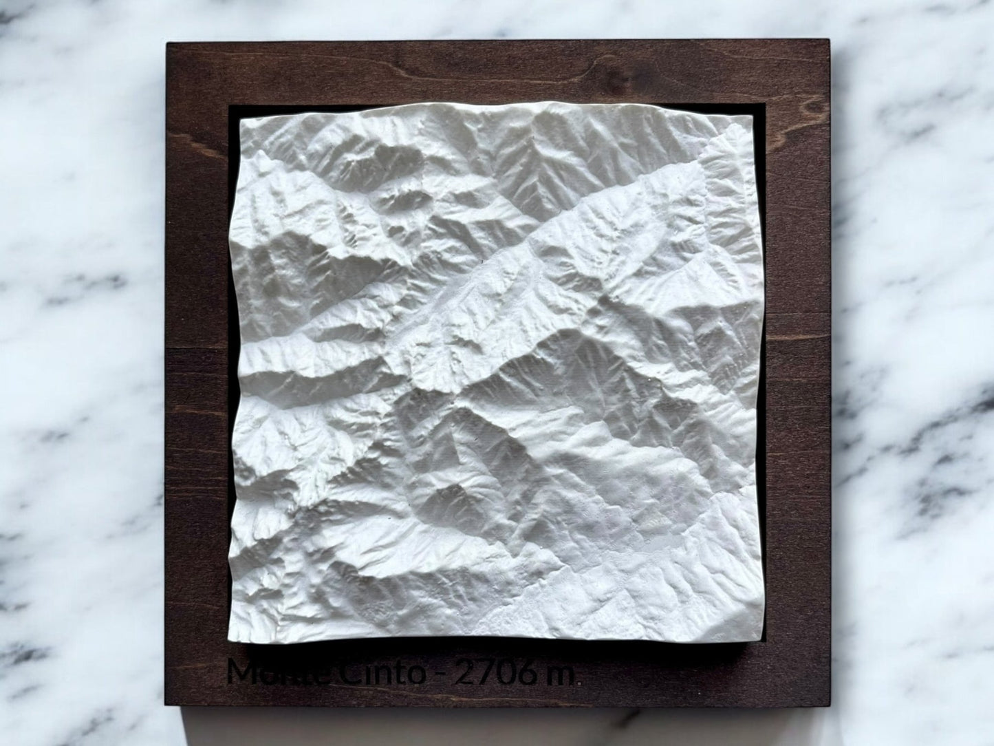 Carte 3D du Monte Cinto - Moulage en Béton Clair - Topographie du Plus Haut Sommet de Corse - Sans Base en Bois - Sous les Toits de Paris