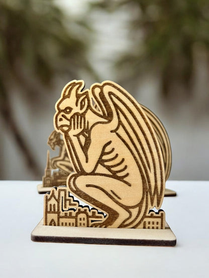 Gargouilles de Paris Mediéval - Stryge et Gothique - Sculpture et/ou Aimant pour Réfrigérateur en Bois / Magnet pour Frigo - Sculpture 2D - Sous les Toits de Paris