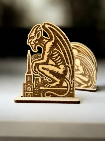 Gargouilles de Paris Mediéval - Stryge et Gothique - Sculpture et/ou Aimant pour Réfrigérateur en Bois / Magnet pour Frigo - Sculpture 2D - Sous les Toits de Paris