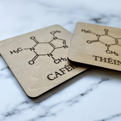Sous Verres en Bois - Série Caféine & Théine - Molécule de Méthylthéobromine - Théine - Sous les Toits de Paris
